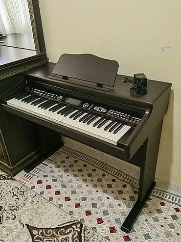 CD, DVD disklər və kassetlər: Rəqəmsal pianino – stendli kabinet korpusda, tünd ağac teksturalı — 5