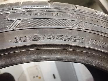 Транспорт: Б/у Шина Dunlop 295 / 40 / R 21 — 2