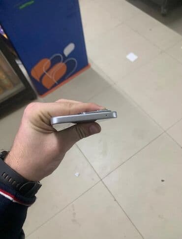 honor magic 5 pro qiymeti: Honor 400 Lite, 256 GB, rəng - Gümüşü, Barmaq izi — 3