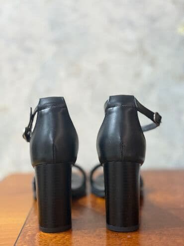 босоножки 27 размера: Размер: 39.5, цвет - Черный, Б/у — 3