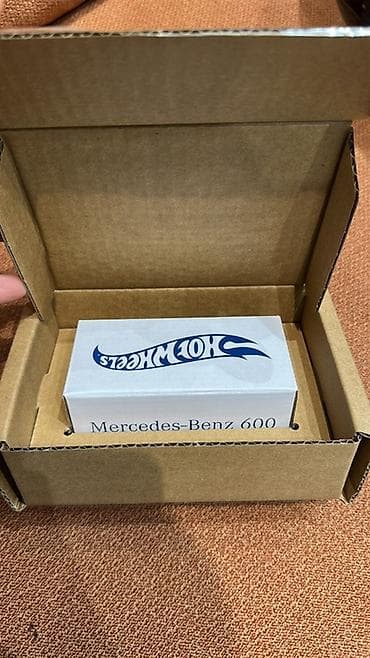 disk dvd: Hot Wheels – Mercedes‑Benz 600 model avtomobil - Brend: Hot Wheels - — 2