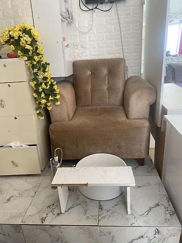 makiyaj stulu: Gözəllik salonu üçün vizaj/saç ustası dəsti - Böyük dekorativ — 6