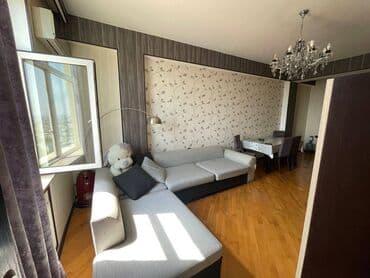 8 noyabr metrosunun çixisinda 17 mertebeli binanın 14-cü mərtəbəsində — 1