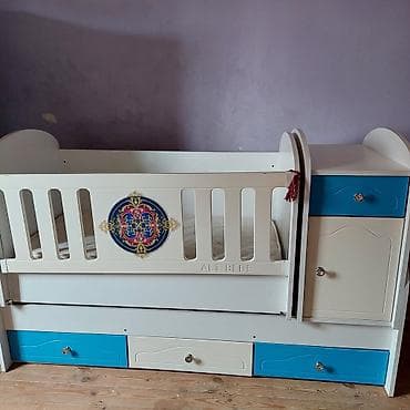 Oğlan və qız üçün, Dördbucaq, Beşik, Dəstsiz, Matrassız, Yellənmə mexanizmsiz