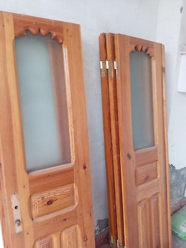 Taxta otaq qapıları – şüşəli model - Material: təbii ağac (çam tipli
