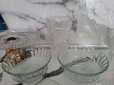 Şüşə qablar və servis dəsti - Qabarıq naxışlı şüşədən hazırlanmış