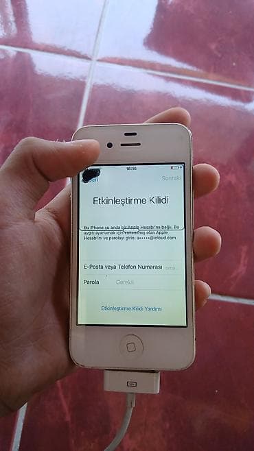 8800 nokia sirocco: IPhone 4S, Ağ, Qırıq — 5