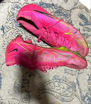 Giryalar: Butslar Nike — 3