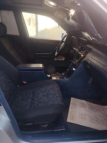 disk qabi: Mercedes-Benz C-Class: 2.2 l | 1995 il Sedan — 2