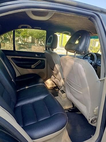 1.6 toyota corolla: Volkswagen Bora: 1.6 l | 2000 il Sedan — 4