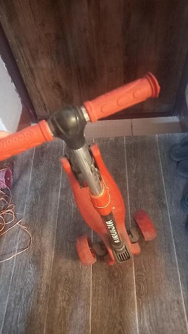 kitay tekerleri: Uşaq skuterı – 3 təkərli, qırmızı rəng - Brend: AIRUJIA (üzərində — 2