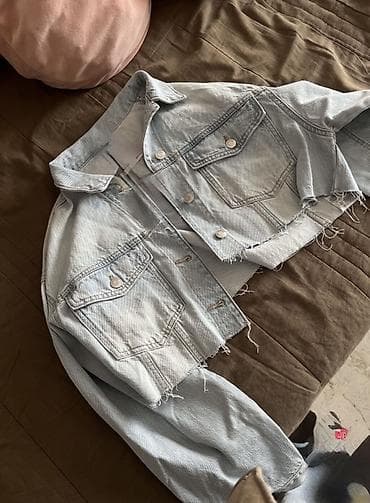 Куртки: Açıq mavi rəngdə denim qısa ceket. - Model: qısaldılmış (cropped) — 1