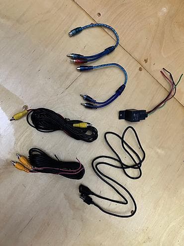 Kabellər və adapterlər