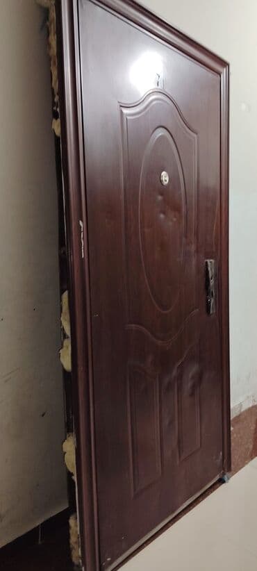 Qapı şəkildəki maldı real müştəri zəng vursun xahiş edirəm yormayın