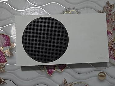 xbox one s disk: Xbox Series S oyun konsolu – 512 GB SSD Xüsusiyyətlər: - Rəng: ağ — 5