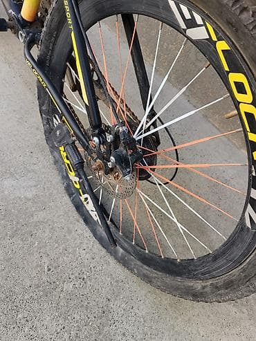 velosibedlər: 26 lıq velosiped satılır.Sadəcə arxa təkər işlənizməz haldadır.Yüngül — 2