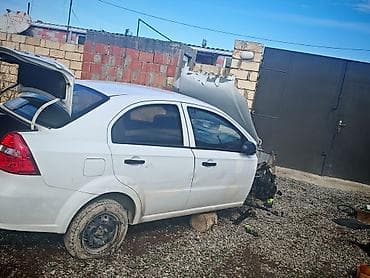 kuza: Chevrolet Aveo sedan – ehtiyat hissələri Avtomobil sökülüb, arxa — 3