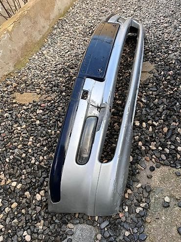 saipa 0 km: Ön, BMW E46 — 1