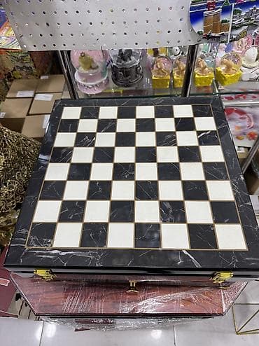 Şahmat fiqurları dəsti – lüks qutuda - Tam dəst: 32 fiqur (qara və — 2