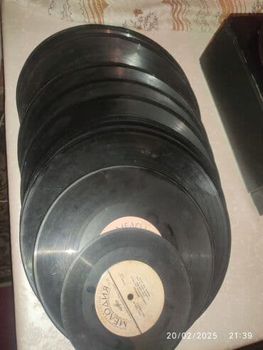 виниловый проигрыватель баку: Qramafon 17 ədəd disqi ilə birlikdə satilir — 5