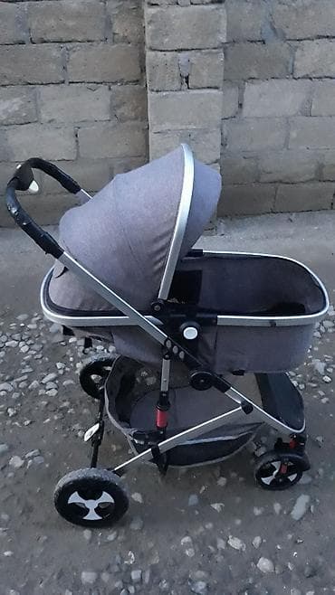 Çıxarıla bilən beşikli araba