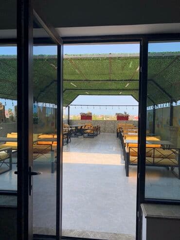 mərdəkanda kirayə: Uluxanlı Restaurant – geniş və işıqlı məkan - Fasaddan görünən — 19