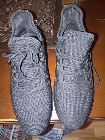 Kişi Geyimləri: Новые кросовкиразмер 43 стелька 28 см .Стельки массажные.фирма Групп — 4