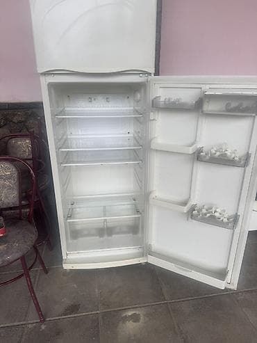 2 qapılı Atlant Soyuducu Satılır, rəng - Ağ
