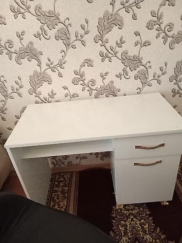 Düz masa, Stulsuz, Polkalı, Siyirməli, MDF — 1