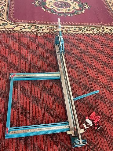 şir tortu: İşlənmiş Əl ilə çalışan Kafel kəsən stanok, 1200 mm — 1