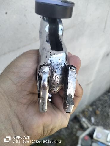 radiator masin: Salam Şəkildə göründüyü kimi qırıq yerləri var,orginaldır ağırlığından — 6