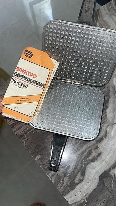 Elektronika: Sovet istehsalı SSSR den qalma qedimi tokla vaflitsa .1990 cu ildi — 2
