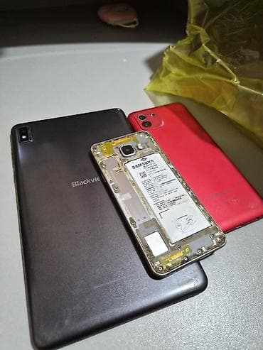 nokia 220 dual: Lot: 2 planşet + 1 smartfon. 3nunde ekrani yanib islemis sadece — 3
