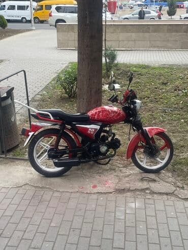 Moped/motosiklet – M50 model - Rəng: qırmızı‑ağ akssentli - Mühərrik — 2