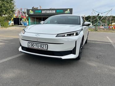 bmw x7 2009: Changan Qiyuan A05: 1.5 l | 2024 il 24085 km Sedan — 5