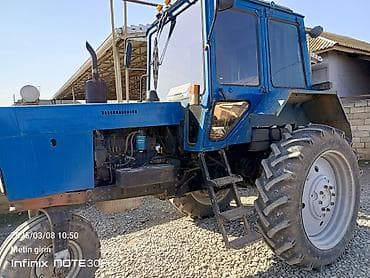 Belarus MTZ tipli mavi rəngli kənd təsərrüfatı traktoru - Ön təkər