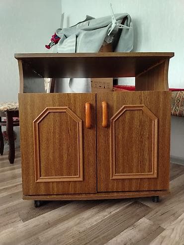 İşlənmiş, Düz TV altlığı, Polkalı, Laminat, Rusiya