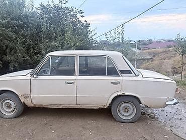 Avtomobil satışı: VAZ 2101 sedan, 4 qapı, ağ rəng. - Kuzov: Klassik “Jiquli” gövdə — 4