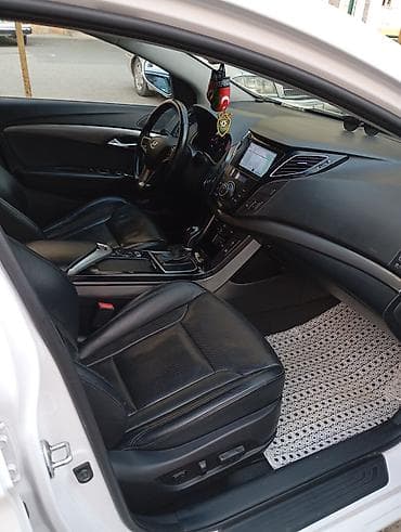 ford transit teker: Hyundai i40: 1.7 l | 2013 il Sedan — 5