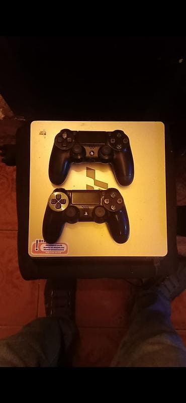 PlayStation 4 (PS4) Slim oyun konsolu – 2 ədəd DualShock 4 naqilsiz