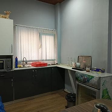 mebel fabrikləri: Icarəyə verilir – kiçik ofis sahəsi Ünvan: mərkəzi küçəboyu piyada — 6