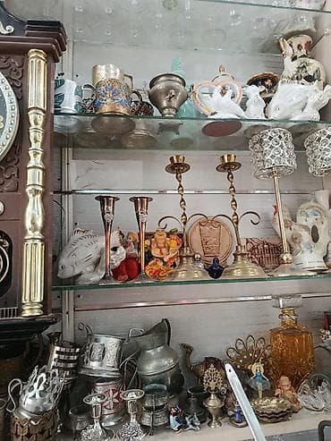 samovar 1870: Antik samovar və süfrə dekoru dəsti - Material: mis/latun qarışığı — 2