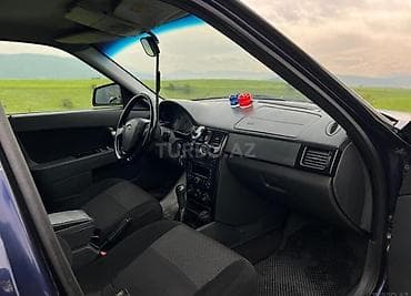 niva 4 qapili: LADA Priora sedan ili 2013 . özünə ideal piryora axtaranlar narahat — 10