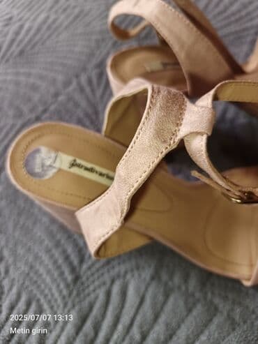 çəhrayı kupalnik: Stradivarius, Ölçü: 39, rəng - Çəhrayı, Yeni — 10