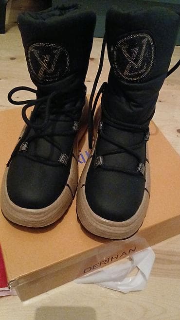 утепленные резиновые сапоги: Qış üçün isti qadın botları - Rəng: qara üst, ağac rəngli qalın — 1