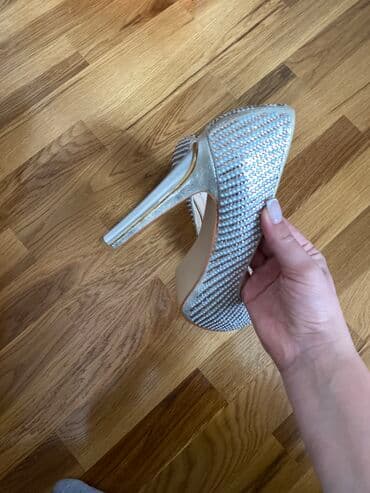 Basanoşka və səndəllər: Tuflilər, Ölçü: 38, İşlənmiş — 2