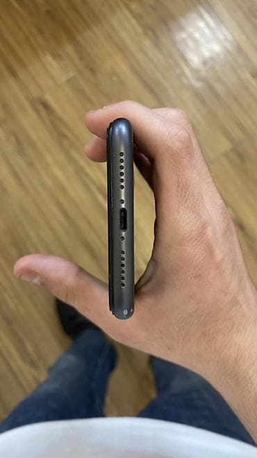 IPhone 11, 128 GB, Qara, Face ID