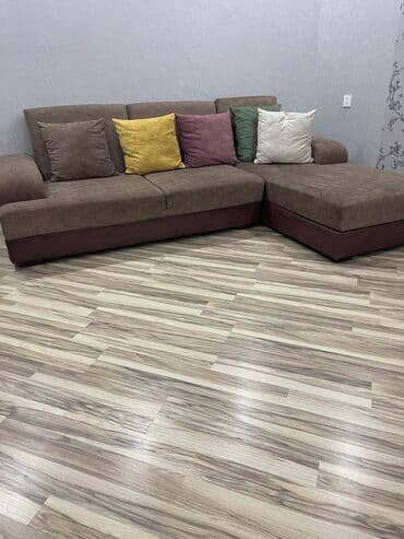 Kreslolar: Künc divan, İşlənmiş — 1