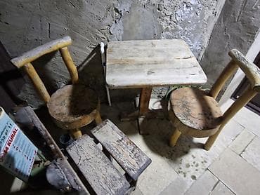 heyet evi ucun stol stul: Rustik ağac mebel dəsti - Tərkib: 1 kvadrat formalı kiçik masa + 2 — 4