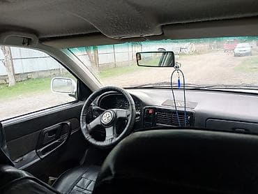 gence traktor zavodu satisi: Volkswagen Polo sedan, ağ rəng. - Kuzov: 4 qapılı sedan, aerodinamik — 6